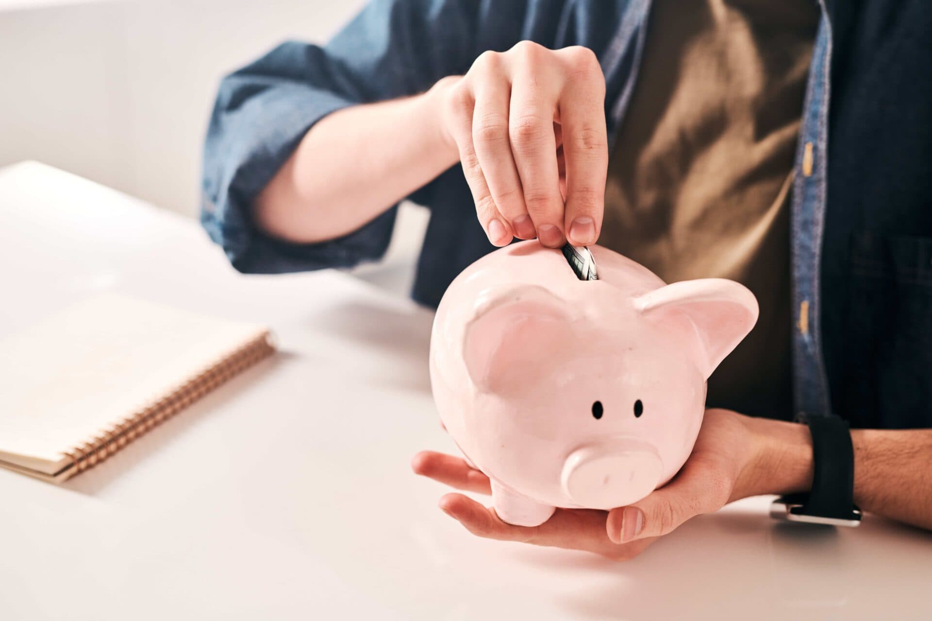 saving_money_in_crisis_LY_2_MSCQ_min_1_1_25d40b45cb.jpg